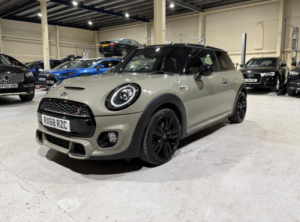 2018 MINI Hatch 2.0 Cooper S Sport Steptronic Euro 6 (s/s) 3dr in Grey — image 4