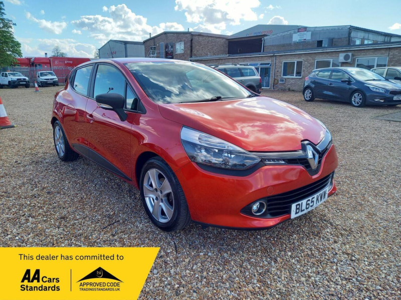 2016 Renault Clio 1.2 16v Play Euro 6 5dr in Red — image 1