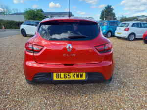 2016 Renault Clio 1.2 16v Play Euro 6 5dr in Red — image 6