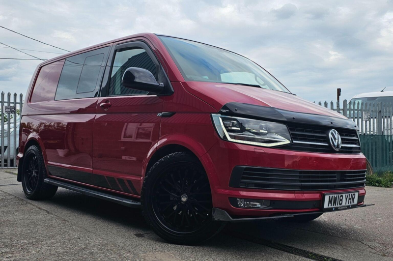 2018 Volkswagen Transporter 2.0 Tdi T30 Bluemotion Tech Edition Kombi DSG Fwd Swb Euro 6 (s/s) 5dr in Red — image 1