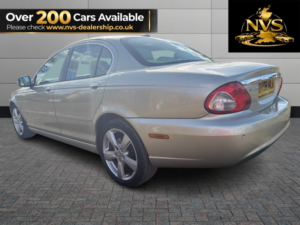 2008 Jaguar X-Type 2.2 D Sovereign in Gold — image 5