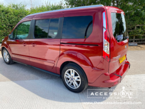 2019 Ford Grand Tourneo Connect 1.5 Ecoblue Titanium Powershift in Red — image 4