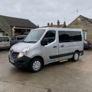2018 Renault Master 2.3 Fwd Sl28 Dci 170 Quickshift6 Business Euro 6 in Grey — image 2