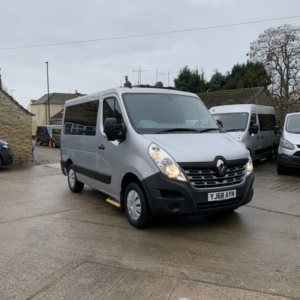 2018 Renault Master 2.3 Fwd Sl28 Dci 170 Quickshift6 Business Euro 6 in Grey — image 3