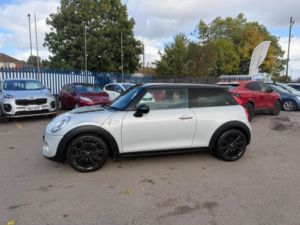 2014 MINI Hatch 2.0 Cooper Sd Euro 6 (s/s) 3dr in Silver — image 3