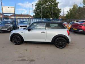 2014 MINI Hatch 2.0 Cooper Sd Euro 6 (s/s) 3dr in Silver — image 4