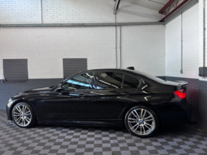 2013 BMW 3 Series 3.0 330d M Sport Saloon 4dr Diesel Auto Euro 5 (s/s) (258 Ps) in Black — image 4