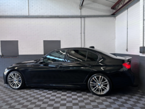 2013 BMW 3 Series 3.0 330d M Sport Saloon 4dr Diesel Auto Euro 5 (s/s) (258 Ps) in Black — image 5
