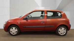 2004 Renault Clio 1.2 16v Expression 3dr in Red — image 5