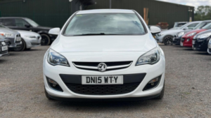 2015 Vauxhall Astra 1.6i Sri Euro 6 5dr in White — image 2