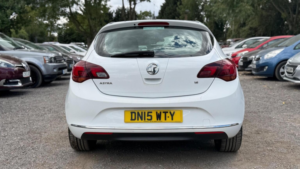 2015 Vauxhall Astra 1.6i Sri Euro 6 5dr in White — image 6