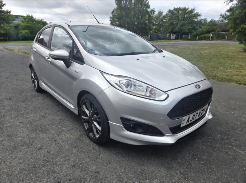2017 Ford Fiesta 1.0 T Ecoboost St-Line in Silver — image 1