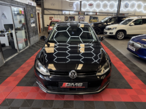 2015 Volkswagen Golf 2.0 Tdi Bluemotion Tech Gt in Black — image 6