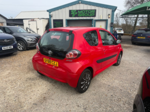 2009 Toyota Aygo 1.0 Vvt-I + Hatchback 3dr Petrol Multimode Euro 4 (67 Bhp) in Red — image 5