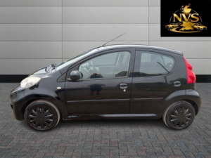 2011 Peugeot 107 1.0 12v Urban in Black — image 4