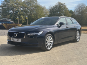 2017 Volvo V90 2.0 Momentum D5 Powerpulse AWD in Blue — image 3