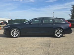 2017 Volvo V90 2.0 Momentum D5 Powerpulse AWD in Blue — image 4