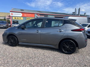 2019 Nissan Leaf 40kwh Acenta in Grey — image 6