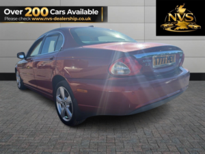 2009 Jaguar X-Type 2.2 D Dpf Se in Red — image 5