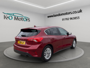 2019 Ford Focus 1.0t Ecoboost Titanium Euro 6 (s/s) 5dr in Red — image 4