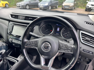 2019 Nissan Qashqai 1.3 Dig-T Acenta Premium Euro 6 (s/s) 5dr in Grey — image 4