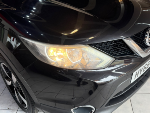 2016 Nissan Qashqai 1.2 Dig-T N-Connecta in Black — image 3