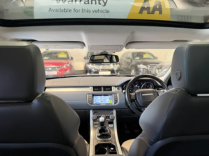 2015 Land Rover Range Rover Evoque 2.0 Td4 Se Tech in White — image 2