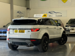 2015 Land Rover Range Rover Evoque 2.0 Td4 Se Tech in White — image 6