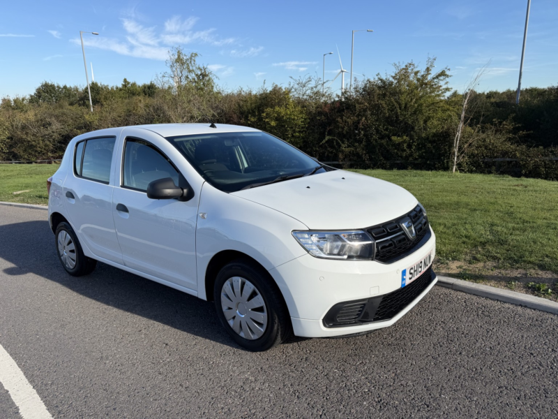 2019 Dacia Sandero 1.0 Essential Sce 75 My18 in White — image 1