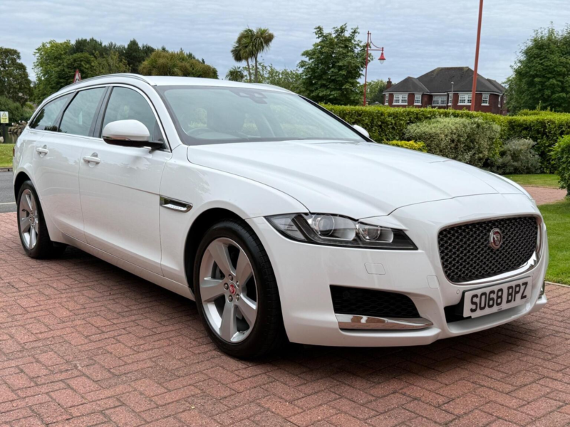 2018 Jaguar Xf 2.0i Portfolio Sportbrake Auto Euro 6 (s/s) 5dr in White — image 1