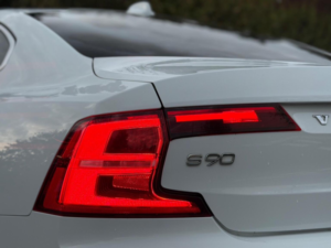 2018 Volvo S90 2.0 D5 Powerpulse R-Design Pro Auto AWD Euro 6 (s/s) 4dr in White — image 6