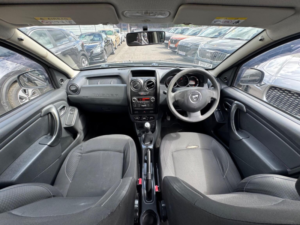 2016 Dacia Duster 1.6 Sce Ambiance Euro 6 (s/s) 5dr in Black — image 2