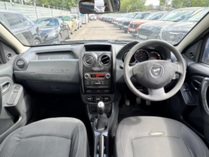 2016 Dacia Duster 1.6 Sce Ambiance Euro 6 (s/s) 5dr in Black — image 3