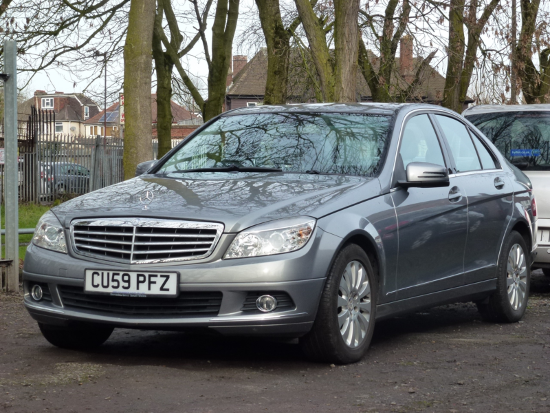 2009 Mercedes-Benz C Class 2.1 C200 Cdi Elegance Saloon 4dr Diesel Auto Euro 4 (136 Ps) in Silver — image 1