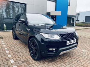 2014 Land Rover Range Rover Sport 3.0 Sd V6 Hse in Black — image 3