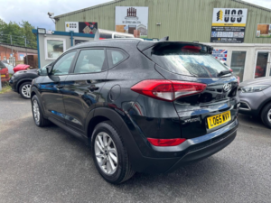 2015 Hyundai Tucson 1.7 Crdi Blue Drive Se Nav Euro 6 (s/s) 5dr in Black — image 4