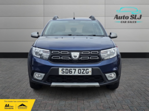 2017 Dacia Sandero Stepway 1.5 Stepway Laureate Dci 90 in Blue — image 5