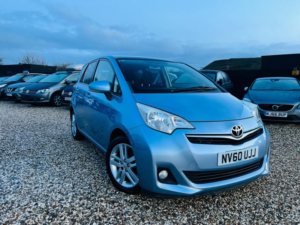 2011 Toyota Verso S 1.33 Dual Vvt-I Tr Euro 5 5dr in Blue — image 4