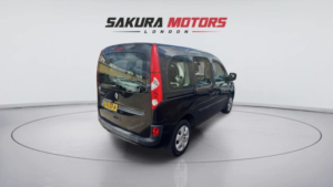 2010 Renault Kangoo 1.6 16v Expression Auto Euro 4 5dr in Black — image 5