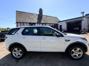 2019 Land Rover Discovery Sport Ed4 Pure in White — image 3