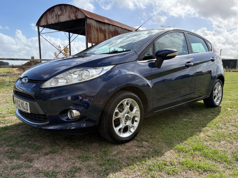 2012 Ford Fiesta 1.25 Zetec 5dr in Blue — image 1