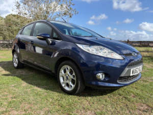 2012 Ford Fiesta 1.25 Zetec 5dr in Blue — image 3