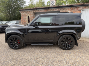 2022 Land Rover Defender 90 3.0 P400 Mhev Xs Urban Edition in Black — image 4