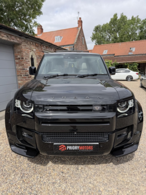 2022 Land Rover Defender 90 3.0 P400 Mhev Xs Urban Edition in Black — image 6