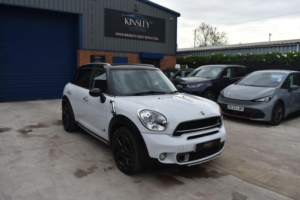 2015 MINI Countryman 1.6 Cooper S All4 Euro 5 (s/s) 5dr in White — image 2