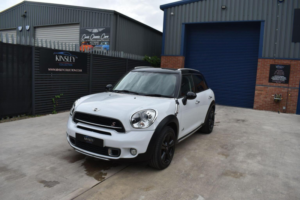 2015 MINI Countryman 1.6 Cooper S All4 Euro 5 (s/s) 5dr in White — image 4