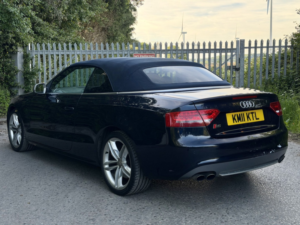 2011 Audi S5 3.0 Tfsi V6 in Blue — image 5