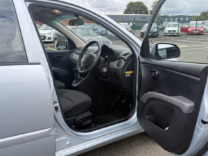 2012 Hyundai I10 1.2 Active in Silver — image 6