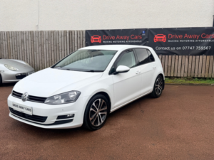 2014 Volkswagen Golf 2.0 Tdi Bluemotion Tech Gt in White — image 3