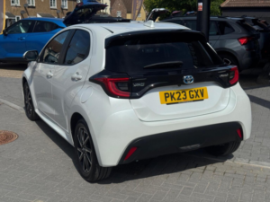2023 Toyota Yaris 1.5 Vvt-H Design E-CVT Euro 6 (s/s) 5dr in White — image 4